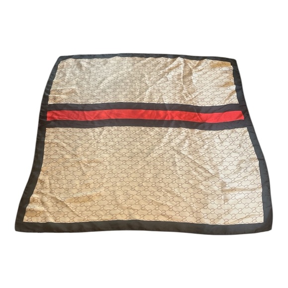 🧑‍🎨 Beige and Red Scarf perfect condition - Picture 3 of 5